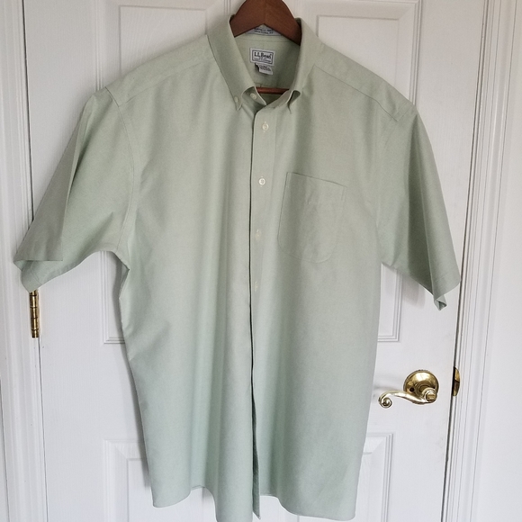 L.L. Bean Short Sleeve button down Oxford Shirt Wrinkle Free - Picture 1 of 7